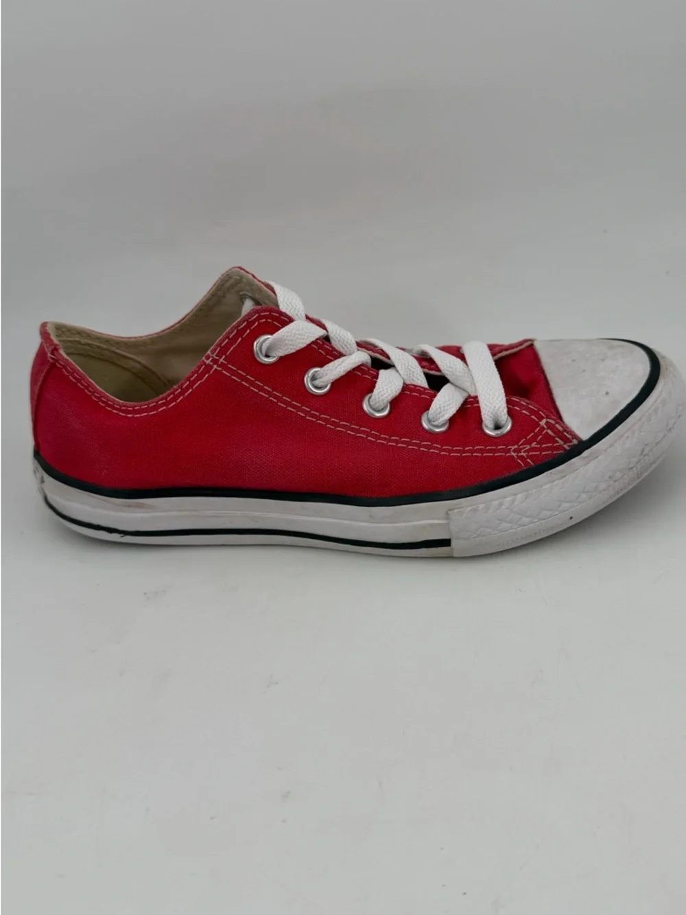 Converse Boy’s CTAS Red - SZ 1- Canvas Low Top Shoes Sneakers